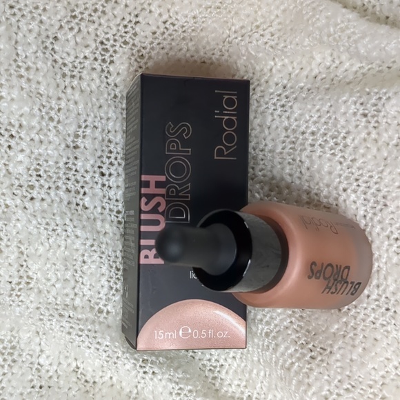 Rodial Blush Drops - Sunset Kiss, 15ml/0.50fl oz - Picture 2 of 9